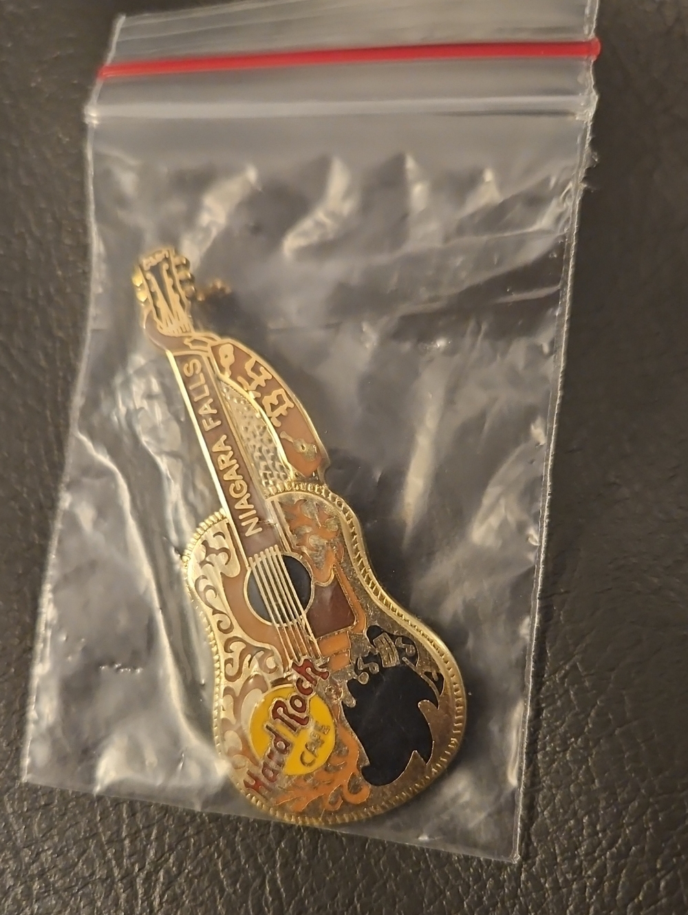 Niagara Falls Gold-Tone Guitar Lapel Pin - Hard Rock Cafe